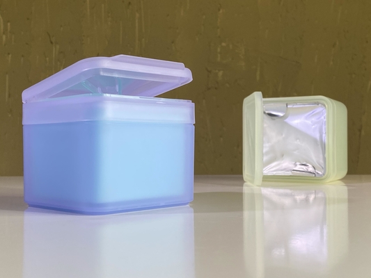 綿のシートと濡れた拭きもののためのプラスチック化粧品のボトル