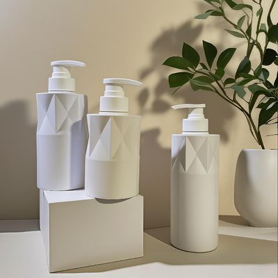 ガラスのような形状のPET化粧品ボトル、プッシュポンプ付き、カスタムロゴ、5000個MOQ、15～35日納期