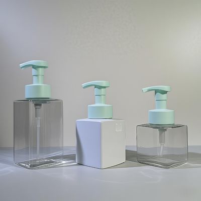 PET素材とプレスポンプと皮膚ケアパッケージングのためのスクエア化粧液ポンプボトル