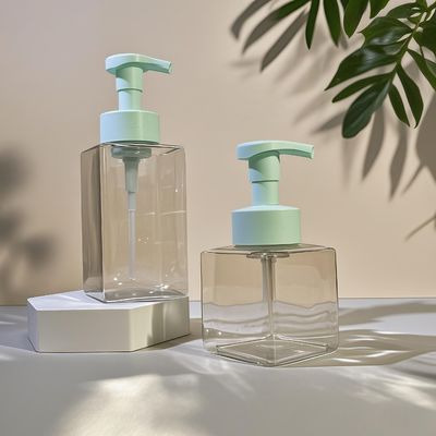 PET素材とプレスポンプと皮膚ケアパッケージングのためのスクエア化粧液ポンプボトル