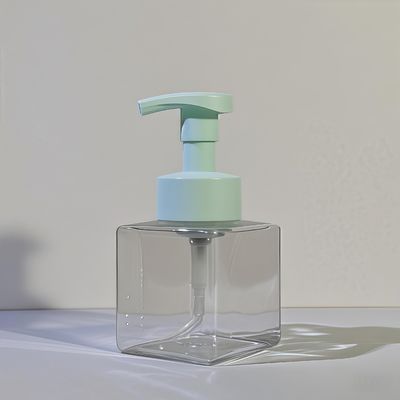 PET素材とプレスポンプと皮膚ケアパッケージングのためのスクエア化粧液ポンプボトル