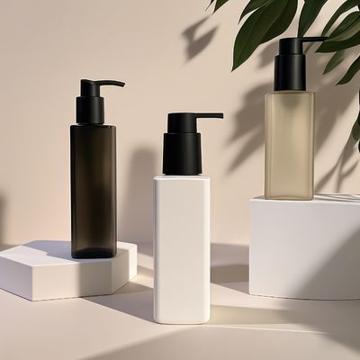 カスタムカラーの化粧品パーソナルケア包装用、プレスポンプシーリング付きPETプラスチックスクエアボトル