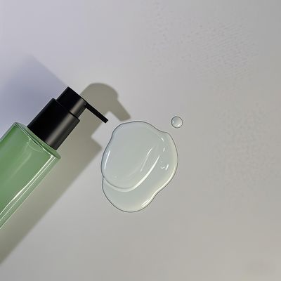 カスタムカラーの化粧品パーソナルケア包装用、プレスポンプシーリング付きPETプラスチックスクエアボトル